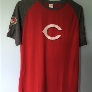 NWOT Cincinnati Reds T-shirt giveaway Adult S-M